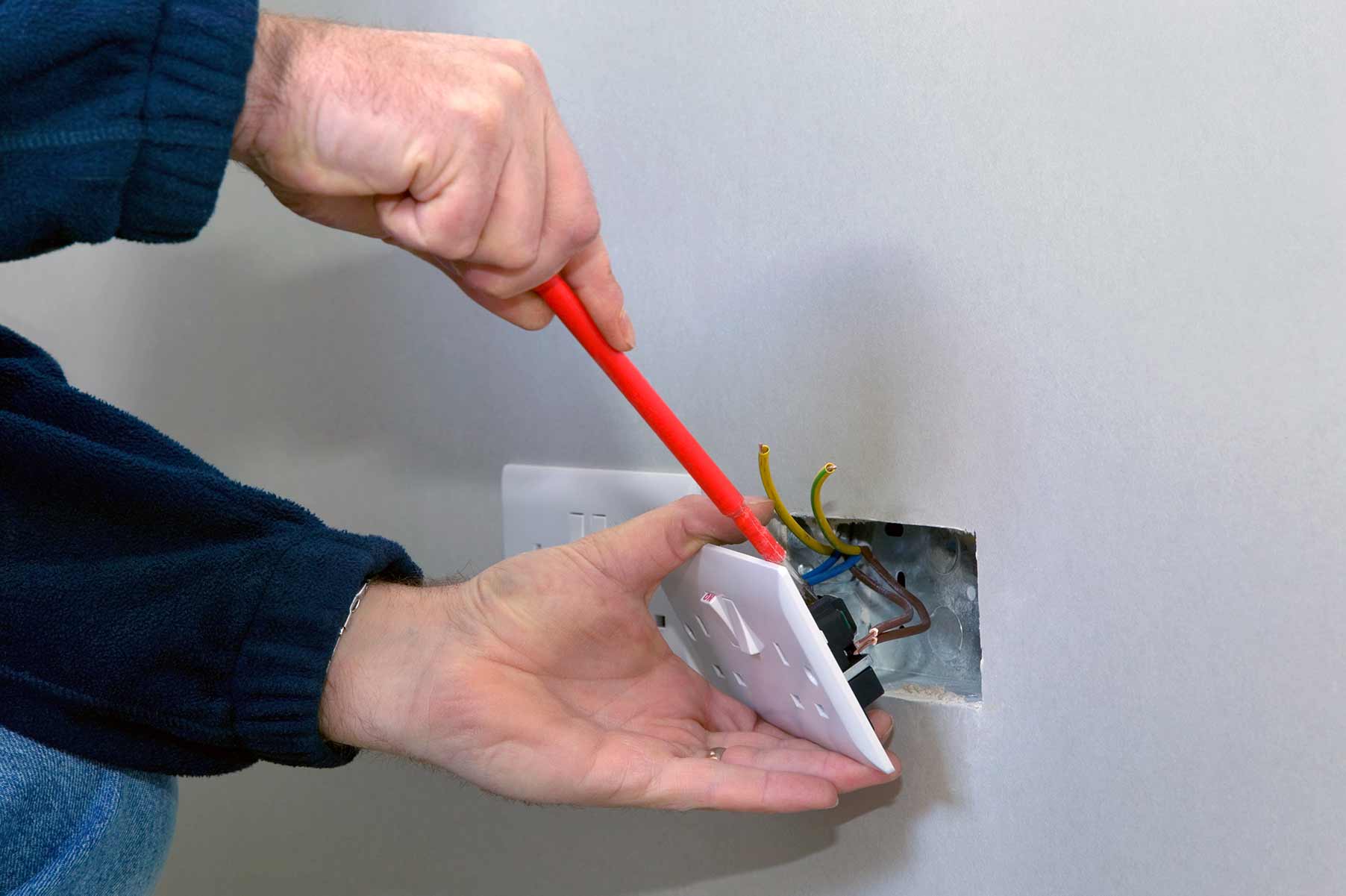 Our electricians can install plug sockets for domestic and commercial proeprties in Penrith and the local area. 